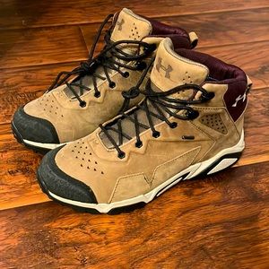 Women’s NEW Under Armour hiking boots shoes